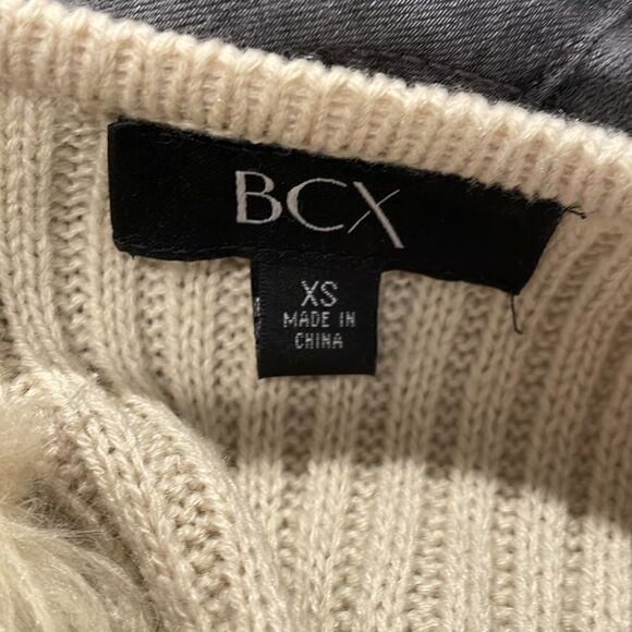 BCX Light colored faux fur vest size XS - Picture 6 of 7